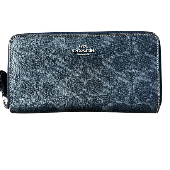 COACH Signature C4452 Long Zipper Wallet. Excellent condition! - Picture 6 of 16
